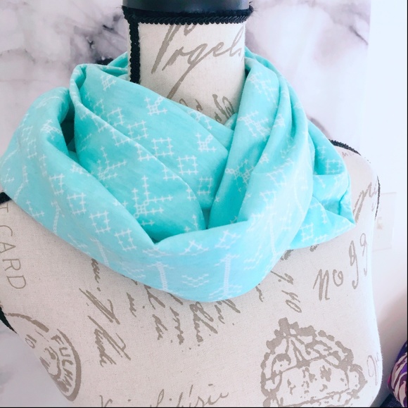 Accessories - Blue Women's Knit Scarf Arrow